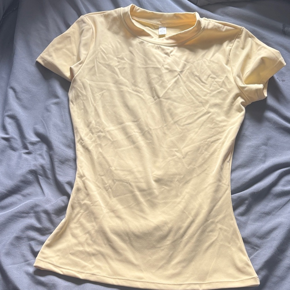 Women’s Crew Neck Short Sleeve Tee - Pale Yellow